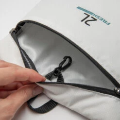 Rockrider HOUSSE ISOTHERME POCHE À EAU BLANCHE 2L -Vélos Équipement Magasin housse isotherme poche a eau blanche 2l 3