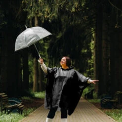 Poncho De Pluie Noir Taille Unique 130x115cm -Vélos Équipement Magasin poncho de pluie noir taille unique 130x115cm 5