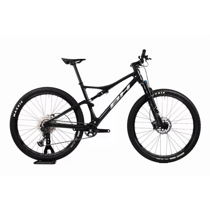 Reconditionné - VTT - BH Lynx Race Carbon 6.5 - 2022 - TRES BON Reconditionné - VTT - BH Lynx Race Carbon 6.5 - 2022 - TRES BON -Vélos Équipement Magasin reconditionne vtt bh lynx race carbon 65 2022 tres bon