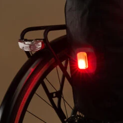 SACOCHE VELO 500 SUR PORTE BAGAGES 500 20L IMPERMEABLE NOIR -Vélos Équipement Magasin sacoche velo 500 sur porte bagages 500 20l impermeable noir 5