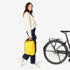 SACOCHE VELO SUR PORTE-BAGAGES 500 20L IMPERMEABLE JAUNE -Vélos Équipement Magasin sacoche velo sur porte bagages 500 20l impermeable jaune 3