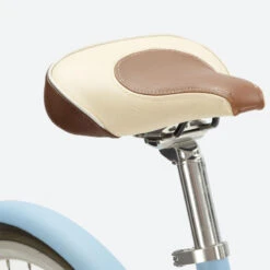 VÉLO DE VILLE ELECTRIQUE 330w - PNEUS 700c - LÉGER 18kg - CONFORT BLEU CLAIR -Vélos Équipement Magasin velo de ville electrique 330w pneus 700c leger 18kg confort bleu clair 3