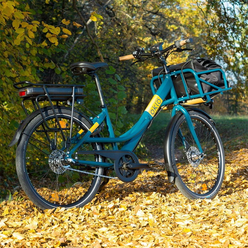 Vélo porteur électrique - Missive 3 vitesses Bleu canard + sacoche avant Vélo Porteur électrique - Missive 3 Vitesses Bleu Canard + Sacoche Avant -Vélos Équipement Magasin velo porteur electrique missive 3 vitesses bleu canard sacoche avant 3