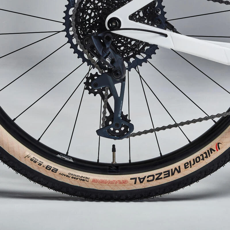 VELO VTT cross country RACE 900 GX Eagle, roues Reynolds carbone, cadre carbone Rockrider VELO VTT Cross Country RACE 900 GX Eagle, Roues Reynolds Carbone, Cadre Carbone -Vélos Équipement Magasin velo vtt cross country race 900 gx eagle roues reynolds carbone cadre carbone 6