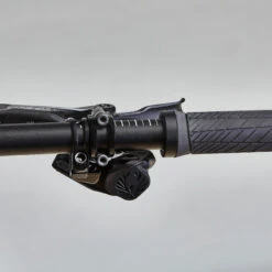 Rockrider VELO VTT Cross Country RACE 900S GX AXS, Roues Mavic Crossmax, Cadre Carbone -Vélos Équipement Magasin velo vtt cross country race 900s gx axs roues mavic crossmax cadre carbone 9